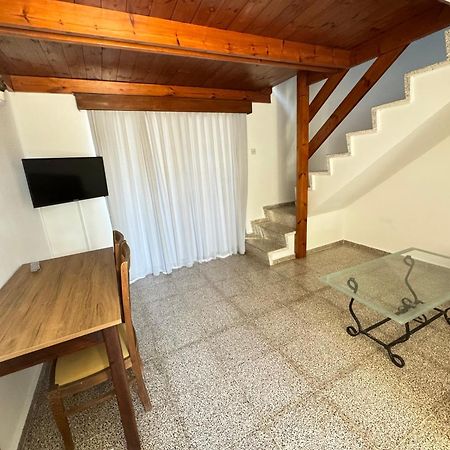 The Horse Farm Hotel Agios Georgios  Екстериор снимка