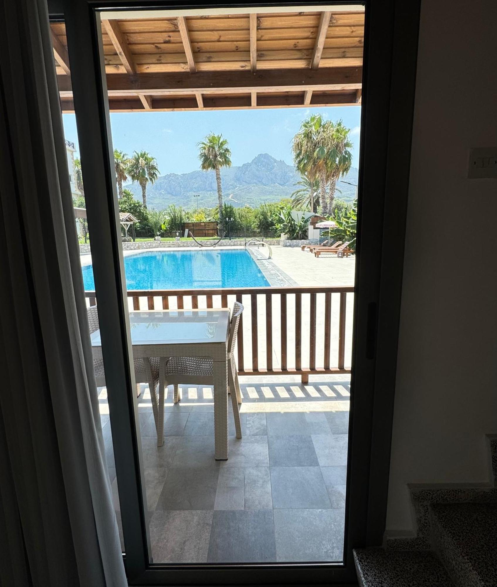 The Horse Farm Hotel Agios Georgios  Екстериор снимка