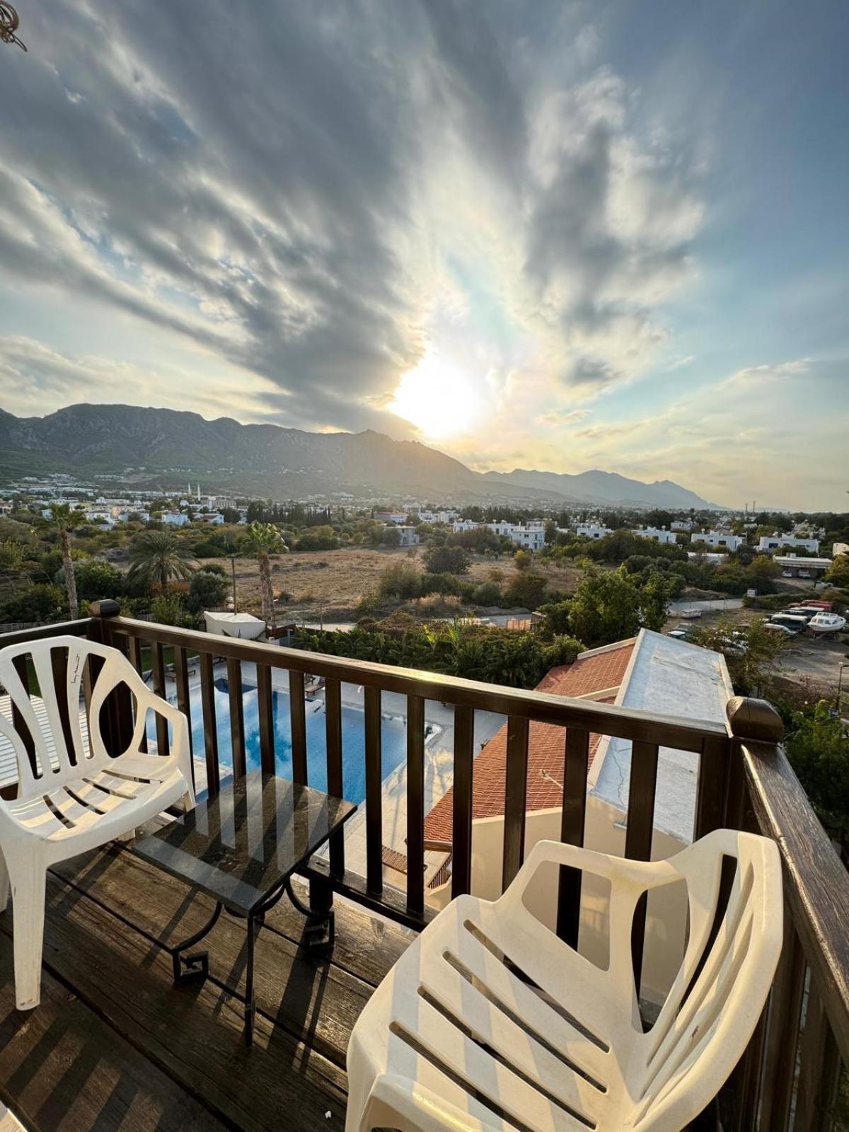 The Horse Farm Hotel Agios Georgios  Екстериор снимка