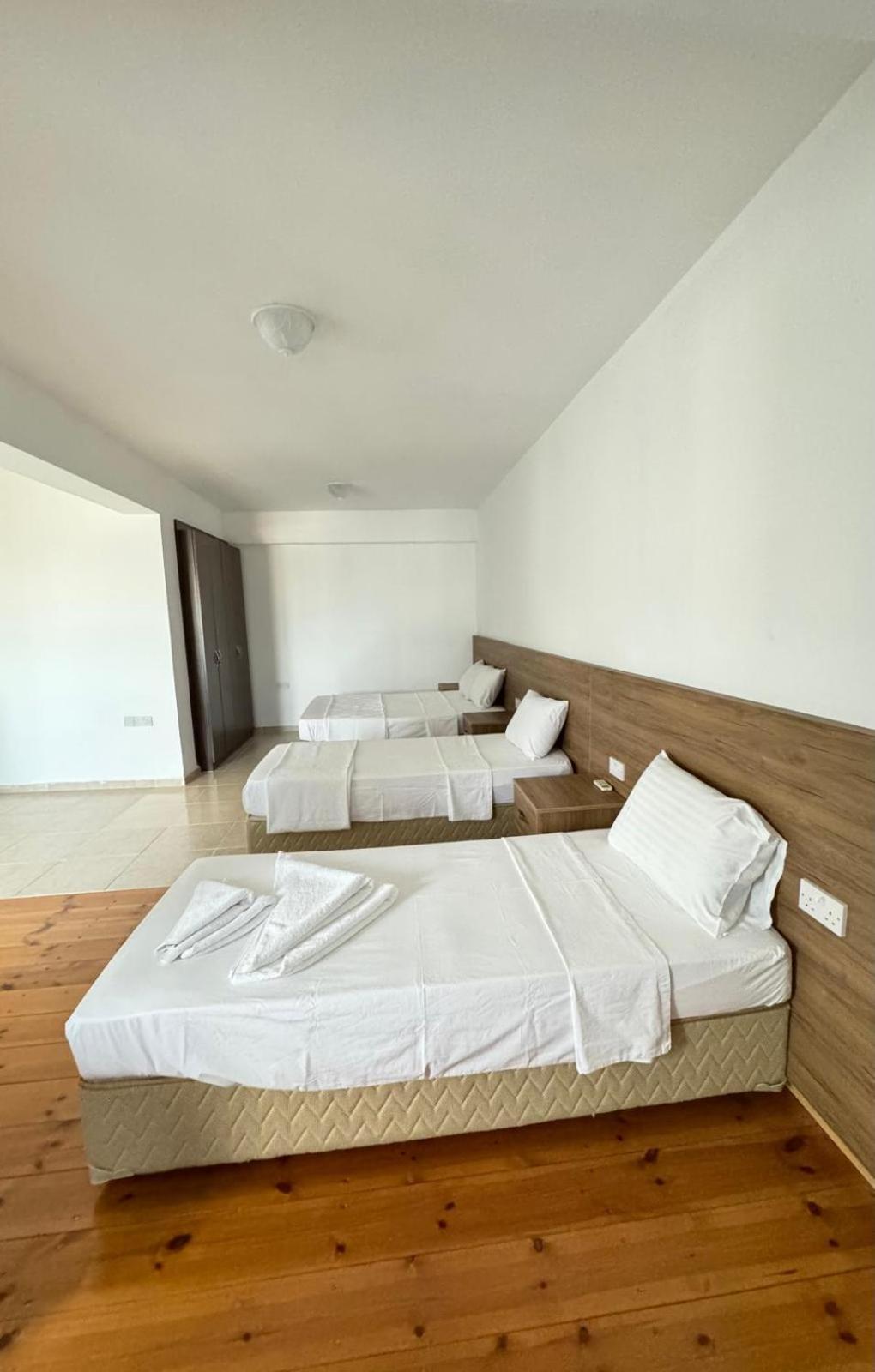 The Horse Farm Hotel Agios Georgios  Екстериор снимка